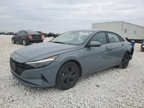 Hyundai Elantra 2022