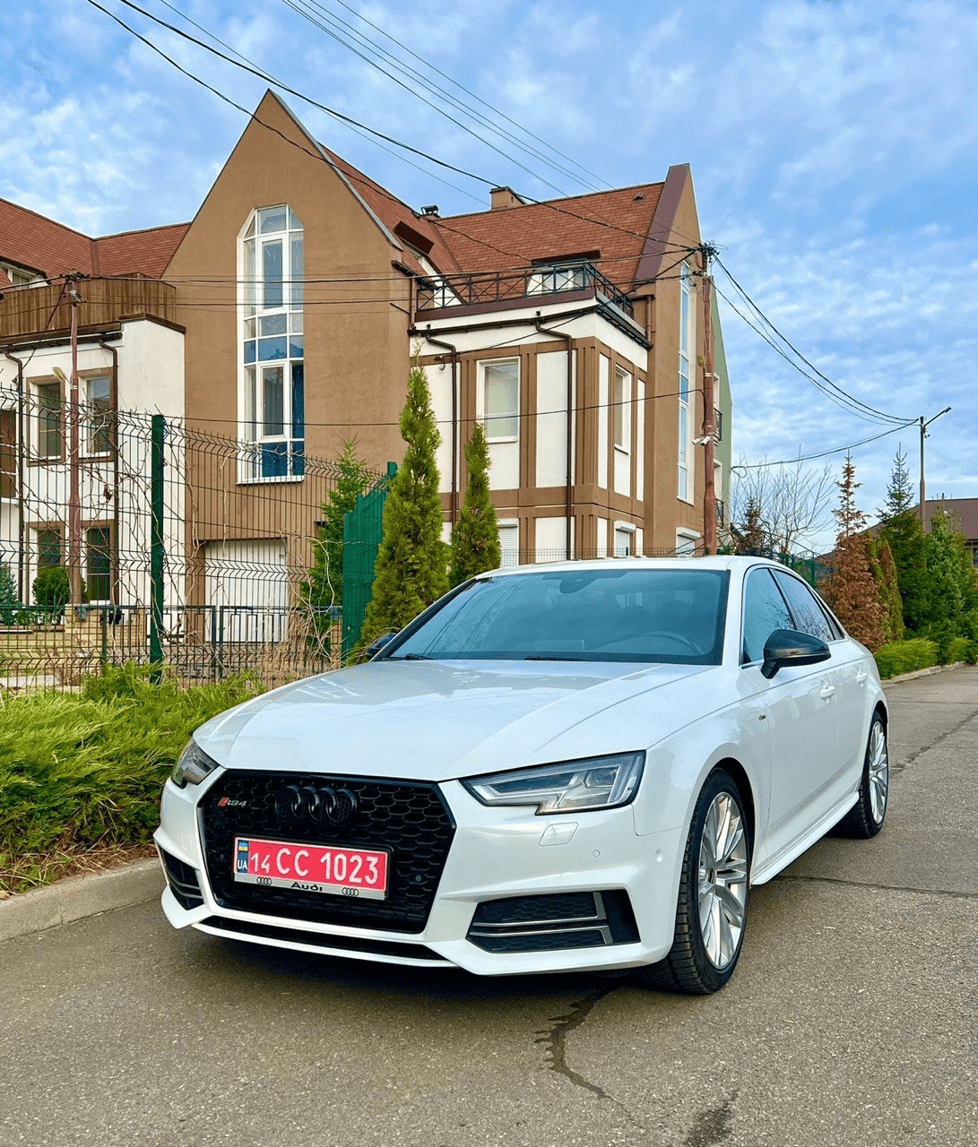 AUDI A4 2017 під ключ